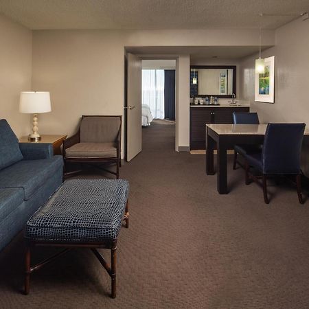 Sheraton Suites Fort Lauderdale At Cypress Creek Exterior foto